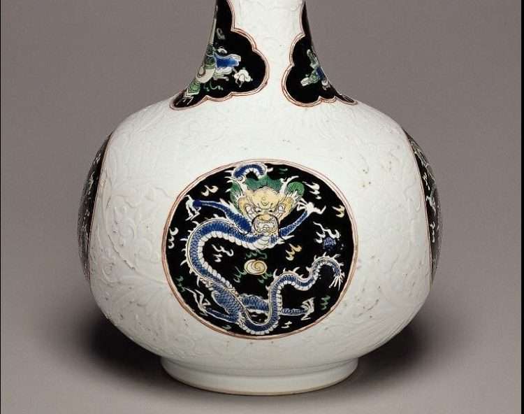 Chinese kangxi period famille Noire bottle vase