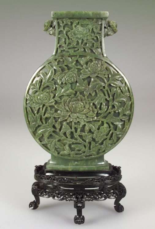 det, Early 19th C. Carved Jade Moon Flask