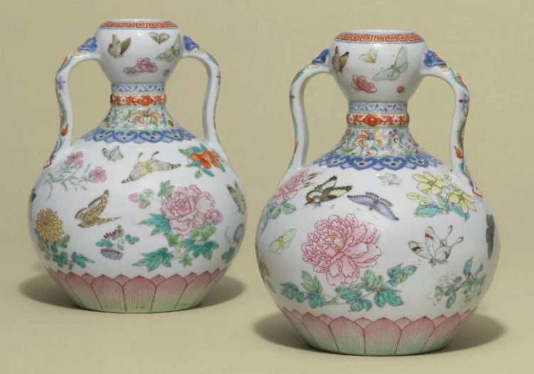 QIANLONG DOUBLE-GOURD VASES WITH AUSPICIOUS DESIGNS 