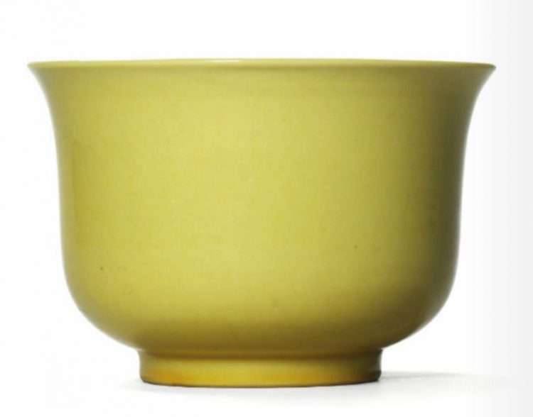 Yellow enamel Xuande bowl