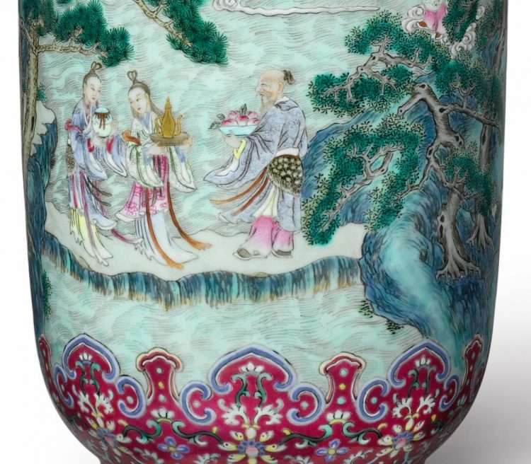 Qianlong Famille Rose vase