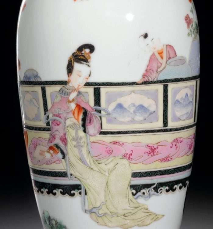 Qianlong Famille Rose vase