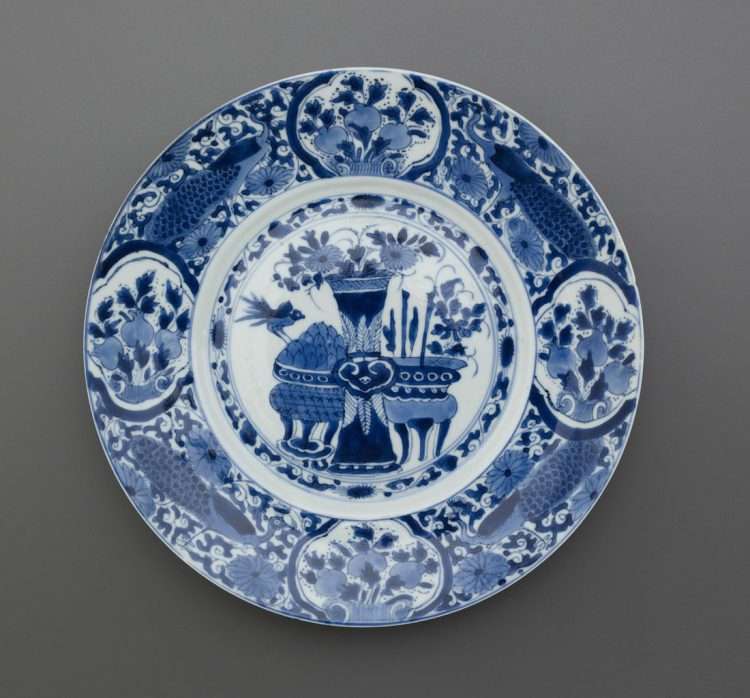 Kangxi porcelain dish