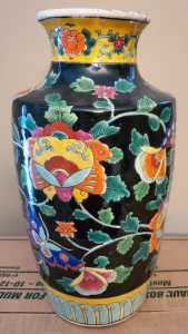 famille noire vase 1