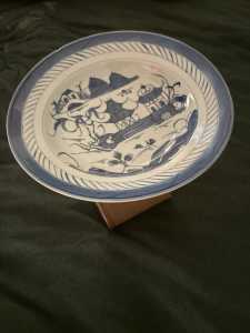 1 Photo Plate marked China Blue and white 7031