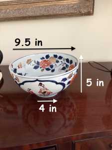 1 Japanese Imari Bowl 9.5 in d. 1 Japanese Imari Bowl 9.5 in d.