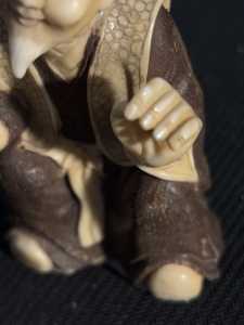 Photo 3 PHOTO MAN outstretched hands.j 1645