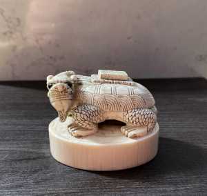 Japanese ivory netsuke seal 1