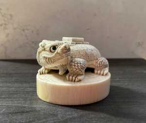 Japanese ivory netsuke seal 2