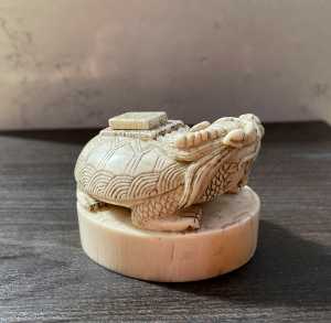 Japanese ivory netsuke seal 3