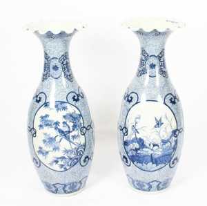 09359a Antique Pair Japanese Meiiji Imari Blue & White Arita Porcelain Temple Vases 19C 1