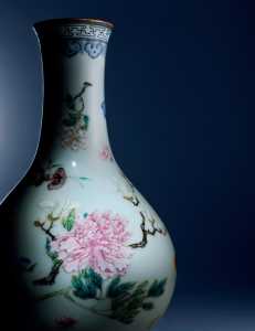 vase at guardian