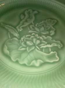 rsz close up pic meiping vase and celadon charger 004